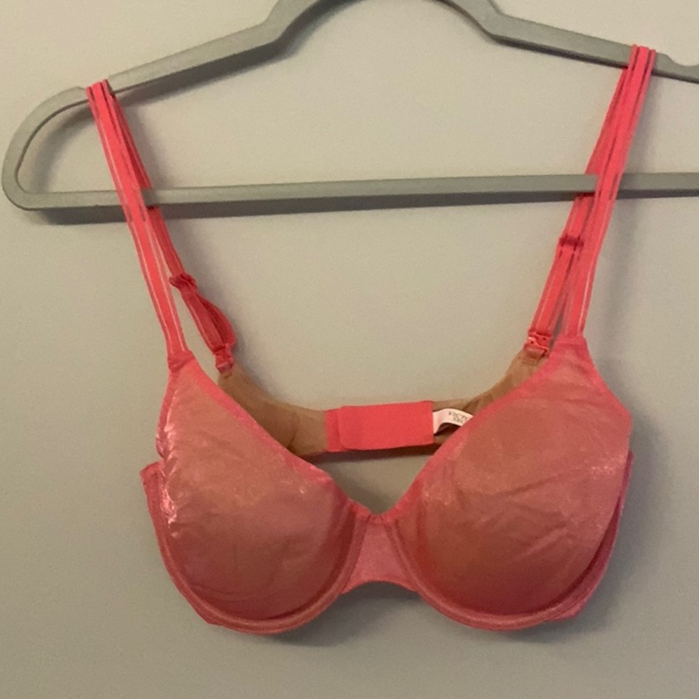 Victoria's Secret lined perfect coverage bra, pink, size 32D